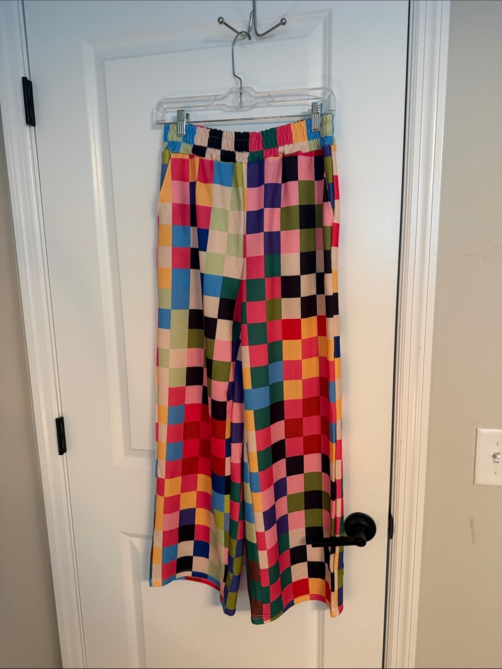 Women’s Multicolor Checkered Wide-Leg Pants with Elastic Waist